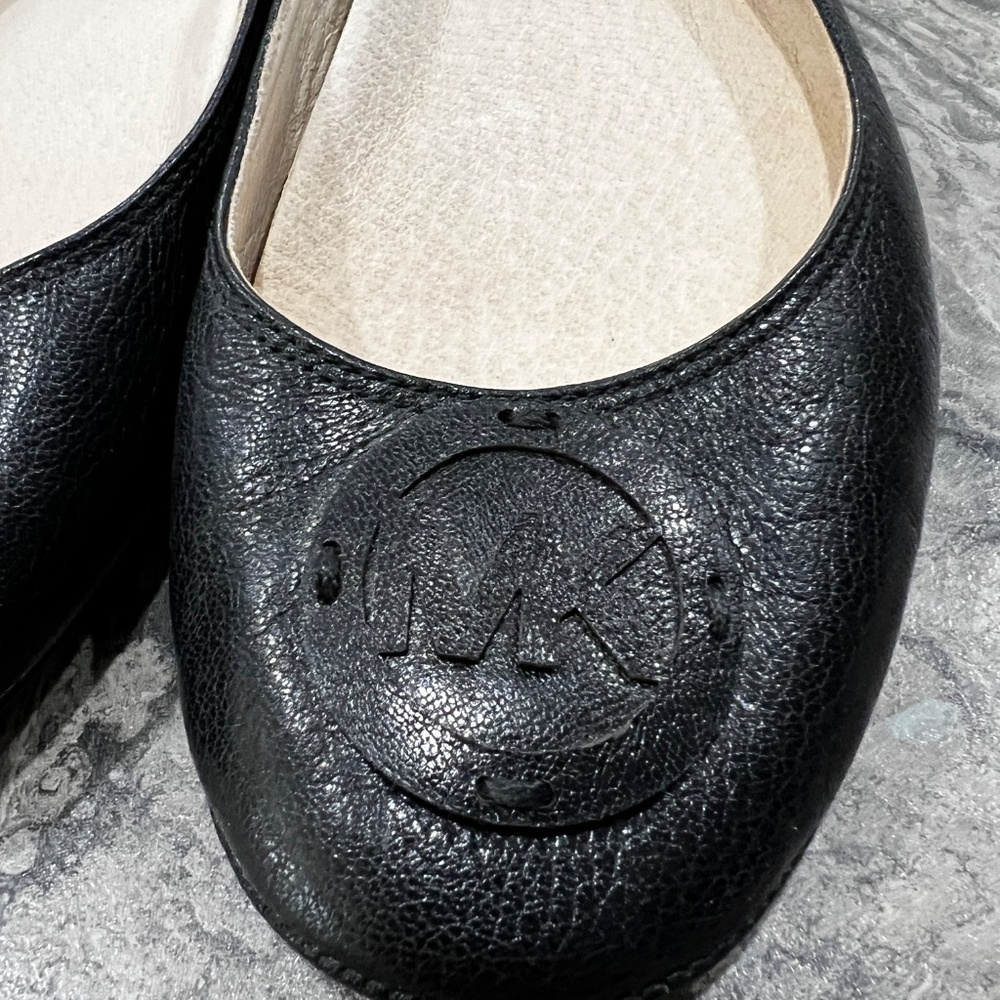 Michael Kors Black Leather Flats loafers with logo size 9M womens - Picture 3 of 7
